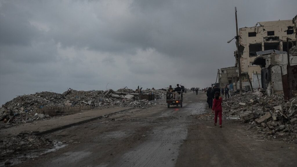 Gazze’de yaşam zor şartlar altında sürüyor