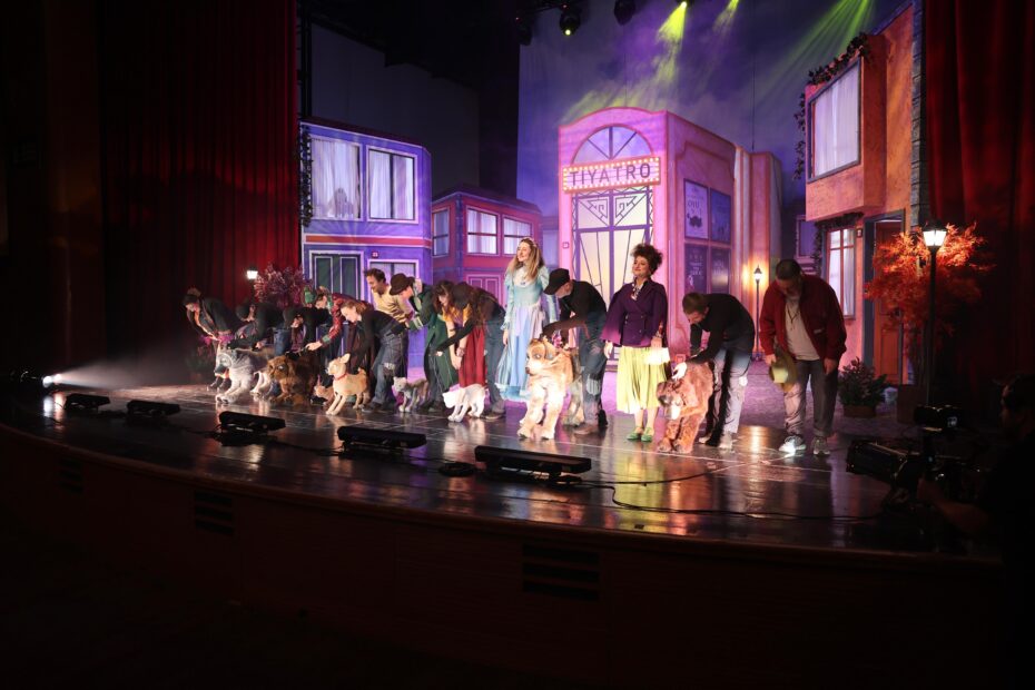 KARAGÖZ KUKLA VE GÖLGE OYUNLARI’NA RENKLİ AÇILIŞ