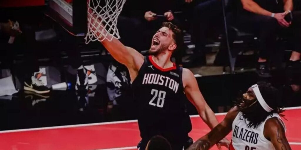 Kim tutar Alperen Şengün’ü: Ezdi geçti