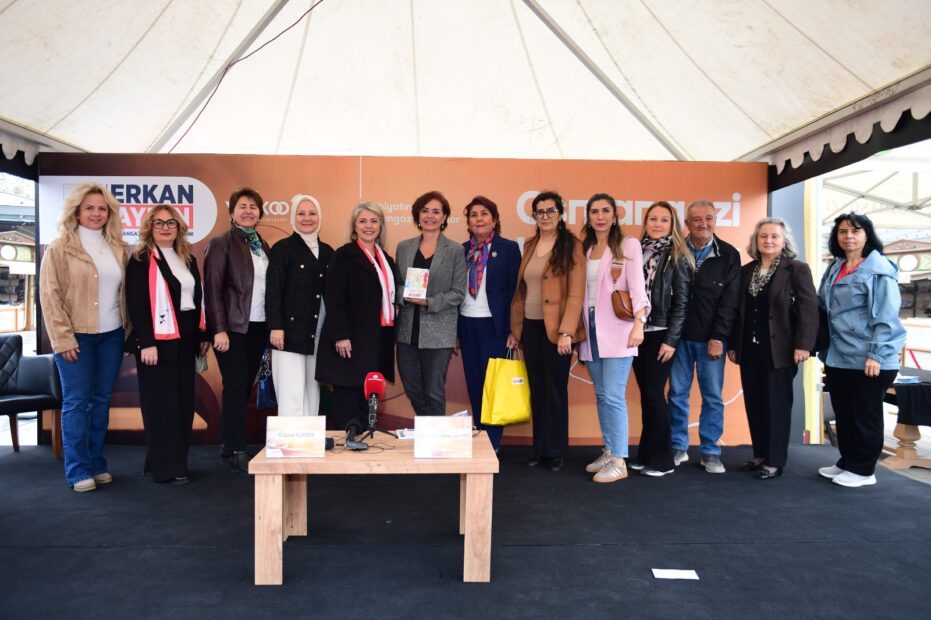 Osmangazi’de Kitap Dolu Günler Sürüyor