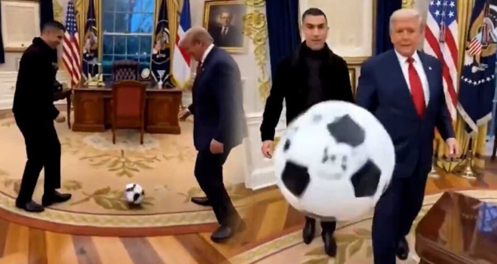 Trump ve Ronaldo, ofiste ‘maç yaptı’