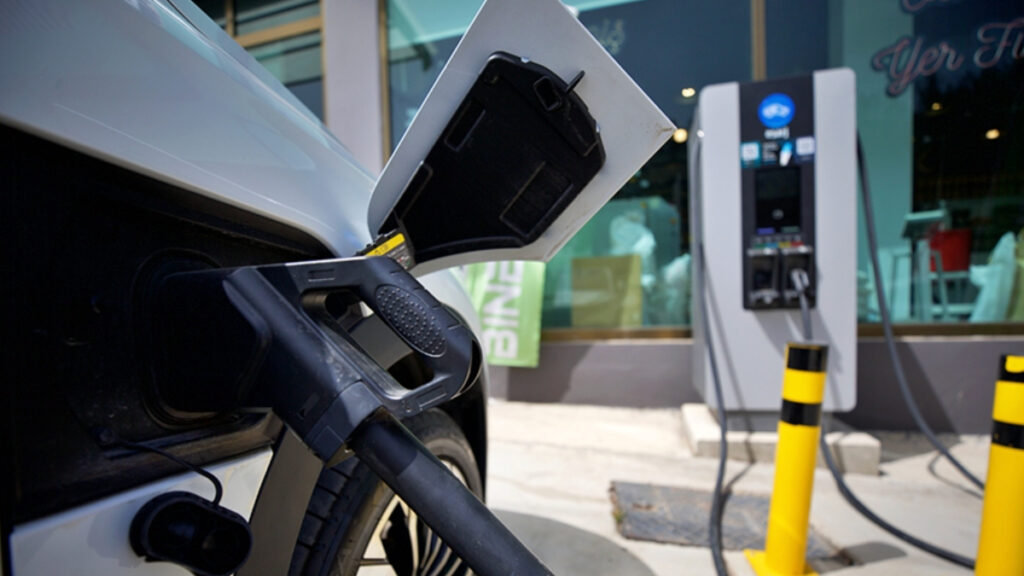 Türkiye’de şarj noktası sayısı 36 bin 984’e yükseldi