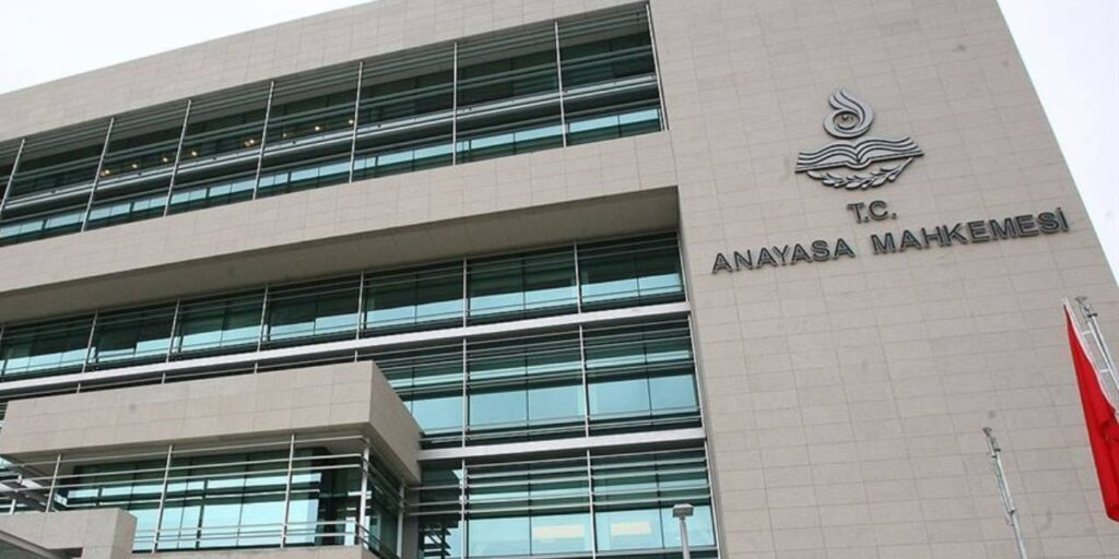 AYM’den hakim ve savcı yardımcılığı için mülakat kararı