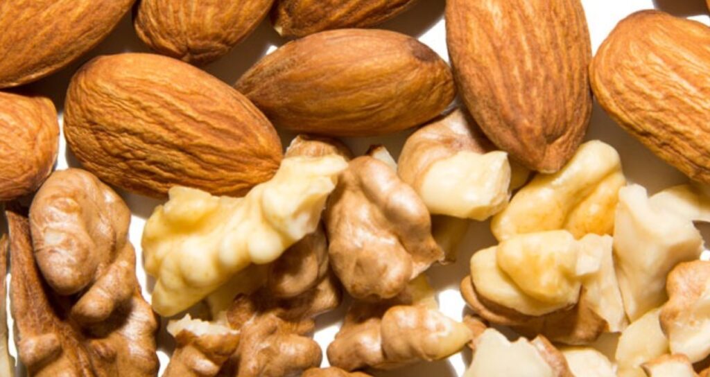 Badem mi yoksa ceviz mi daha sağlıklı?