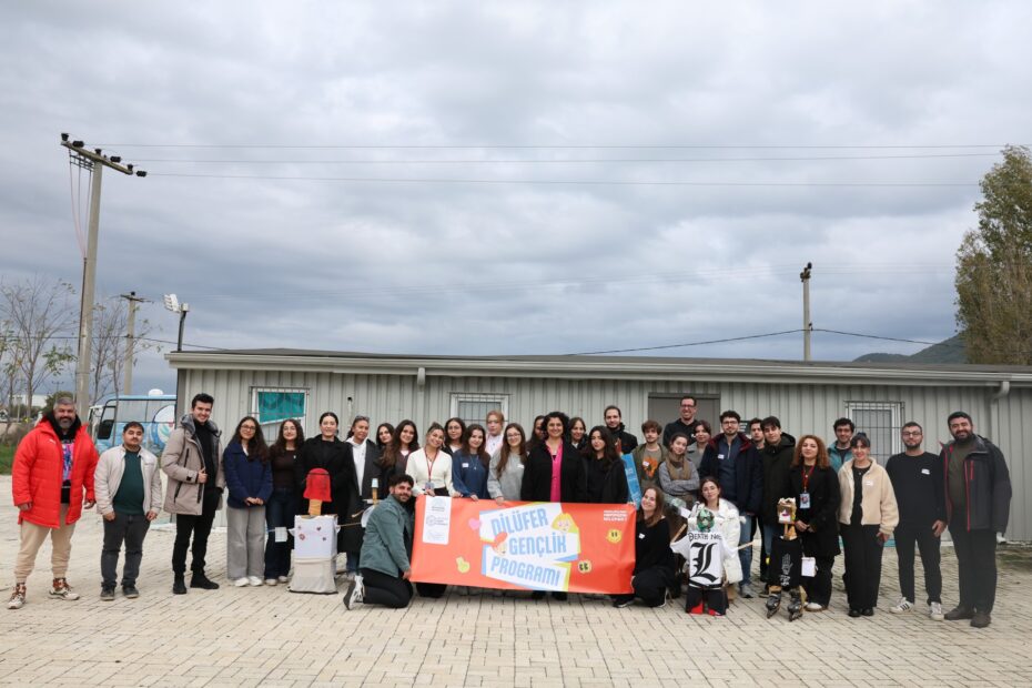 Gençler iklim krizini doğada ele aldı  