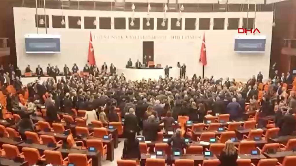 TBMM’de yumruklu kavga