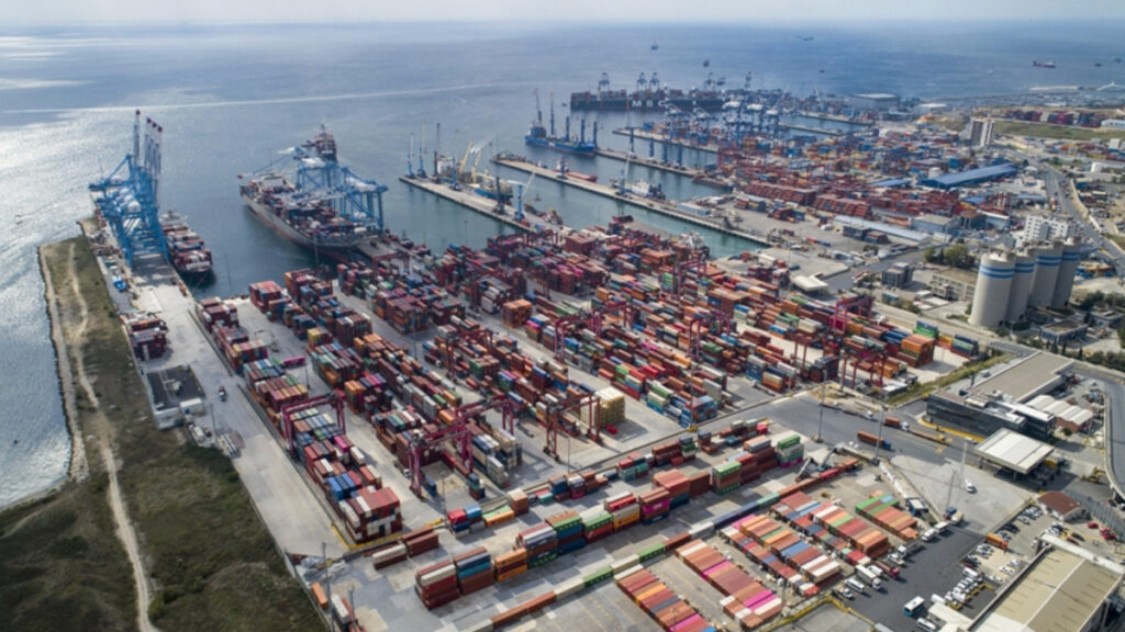 Türkiye komşularına 11 ayda 25,3 milyar dolarlık ihracat yaptı