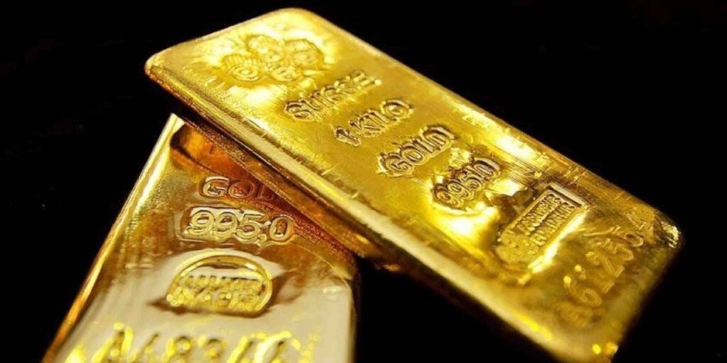 Altın ve gümüş öyle coştu ki dev banka tahmini değiştirdi rekoru açıkladı