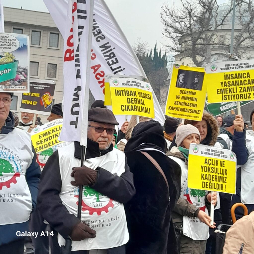 “Sadaka Değil, İnsanca Yaşam Hakkımızı İstiyoruz!”