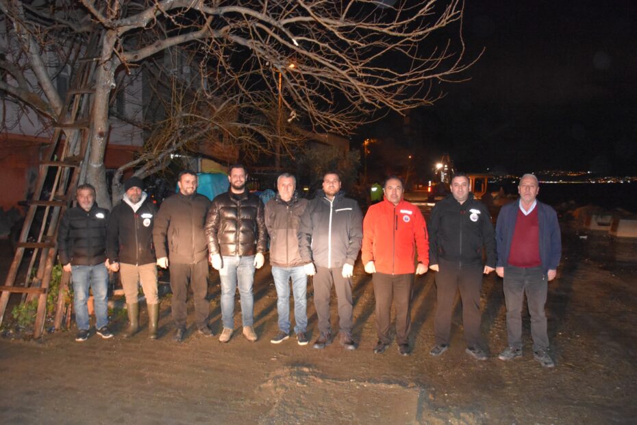 Gemlik’te Dalgalar Çekildi, Temizlik Başladı