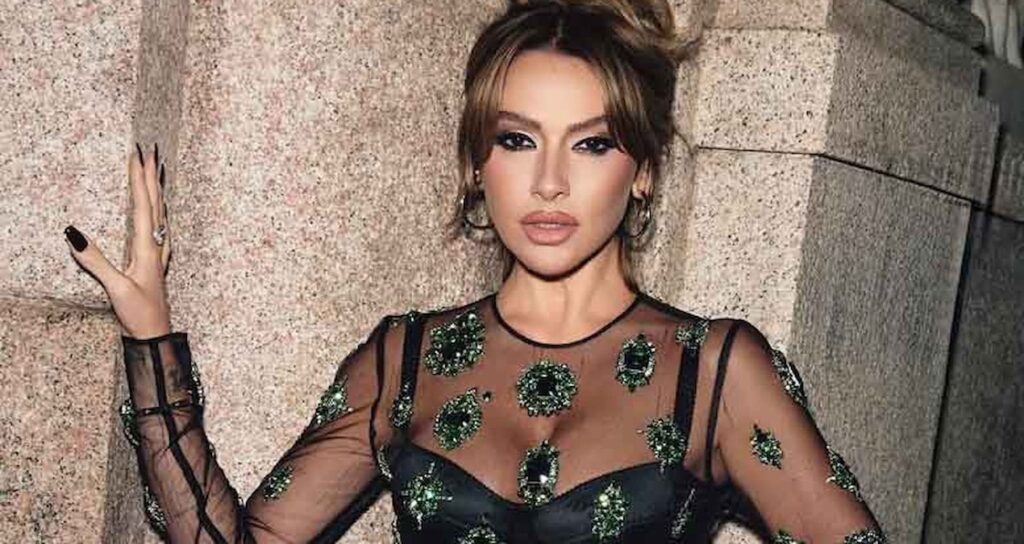 Hadise’den takma kirpik itirafı