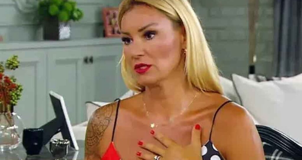 Pınar Altuğ takipçisine 450 bin lirayı vermeyince bedduayı yedi