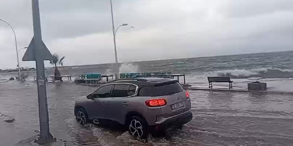 Bursa’da deniz ve kara birleşti