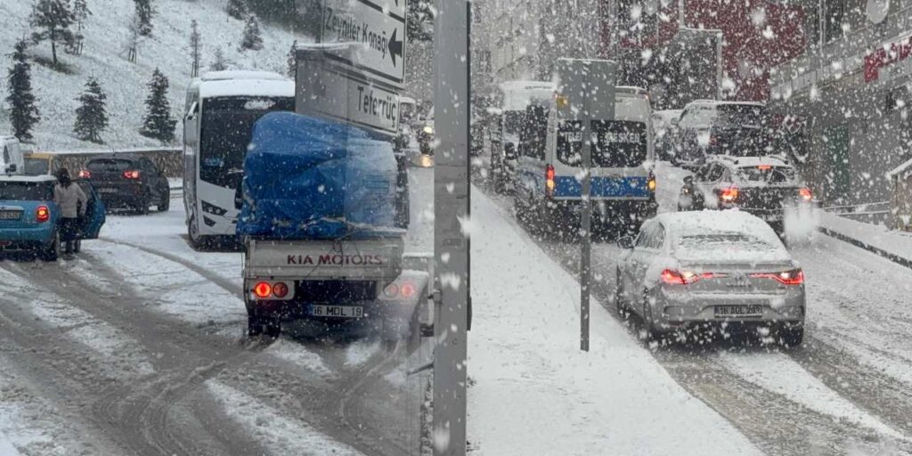 Bursa’da kar esareti! Araçlar yolda kaldı