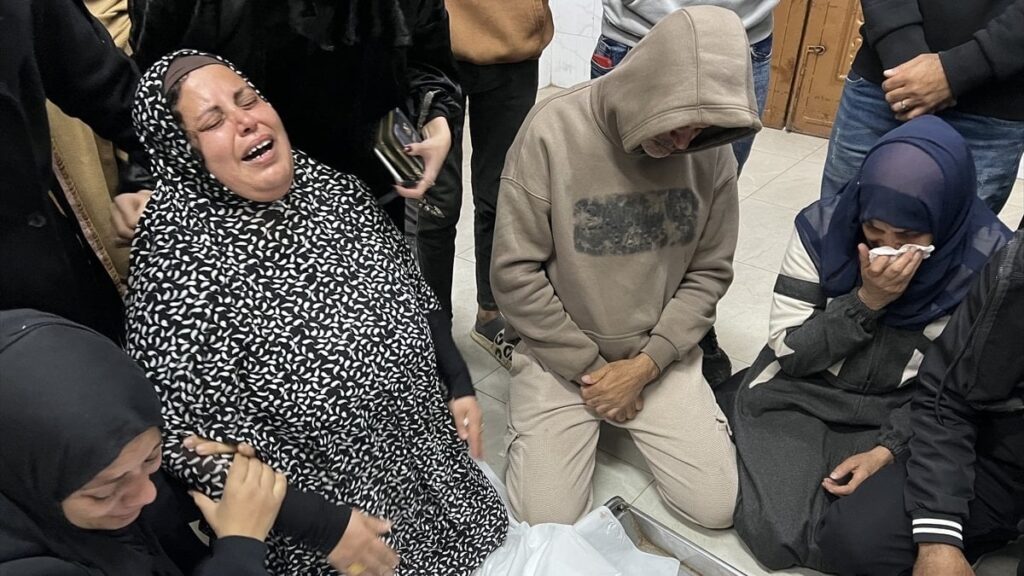 Gazze’de can kaybı 72 bin 95’e yükseldi