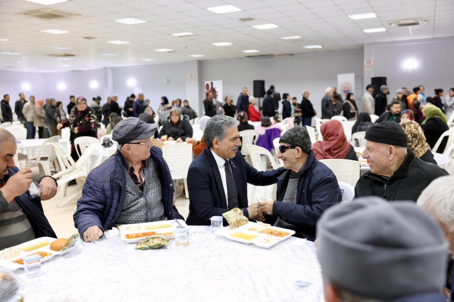Gemlik’te İlk İftar Sofrasına Yoğun İlgi