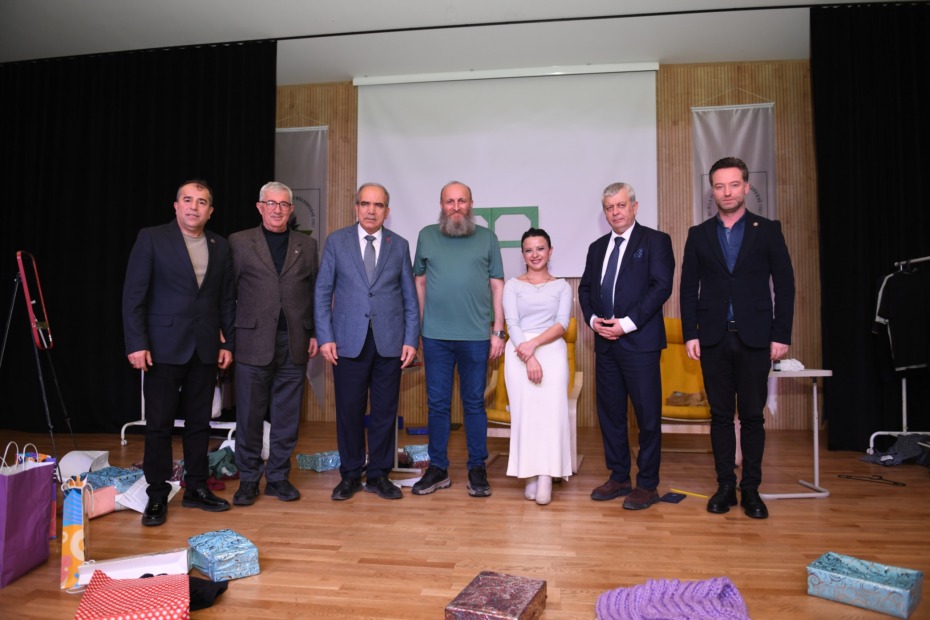 Osmangazi Belediyesi Sanatseverleri Tiyatroyla Buluşturdu