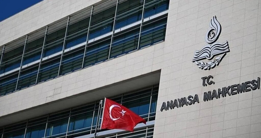 Anayasa Mahkemesi’nden 5 siyasi parti hakkında suç duyurusu