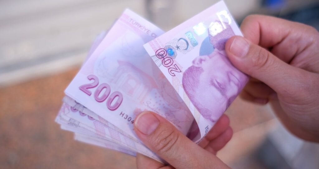 Bu kişilerin emekli maaşına nisanda ek zam yapılacak