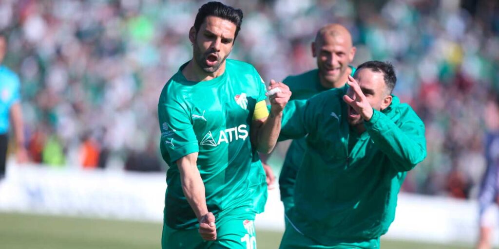 Bursaspor’da sakatlık: Ameliyat oldu