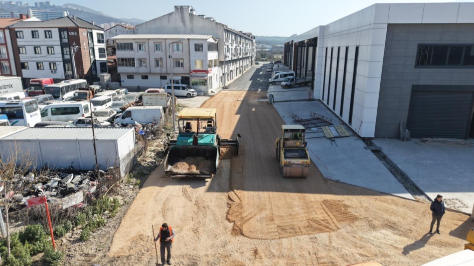 Gemlik’te Yollara Asfalt ve Taş Parke
