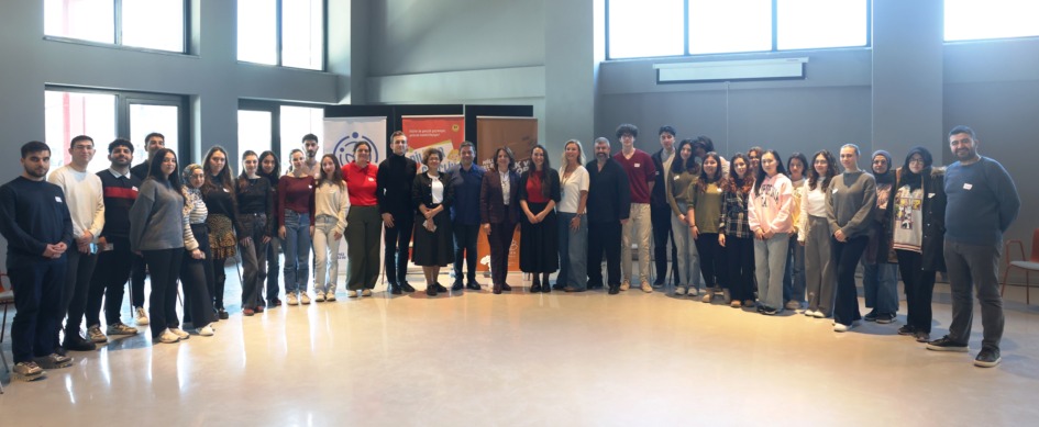 Gençler Nilüfer’de “ifade özgürlüğünü” konuştu