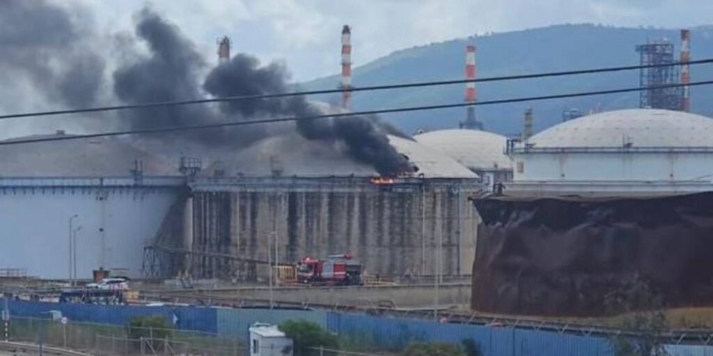 İran füzeleri Hayfa Rafinerisi’ni vurdu!