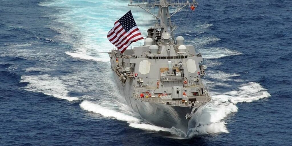 Körfez’de kırmızı alarm! İran ABD gemisini hedef aldı
