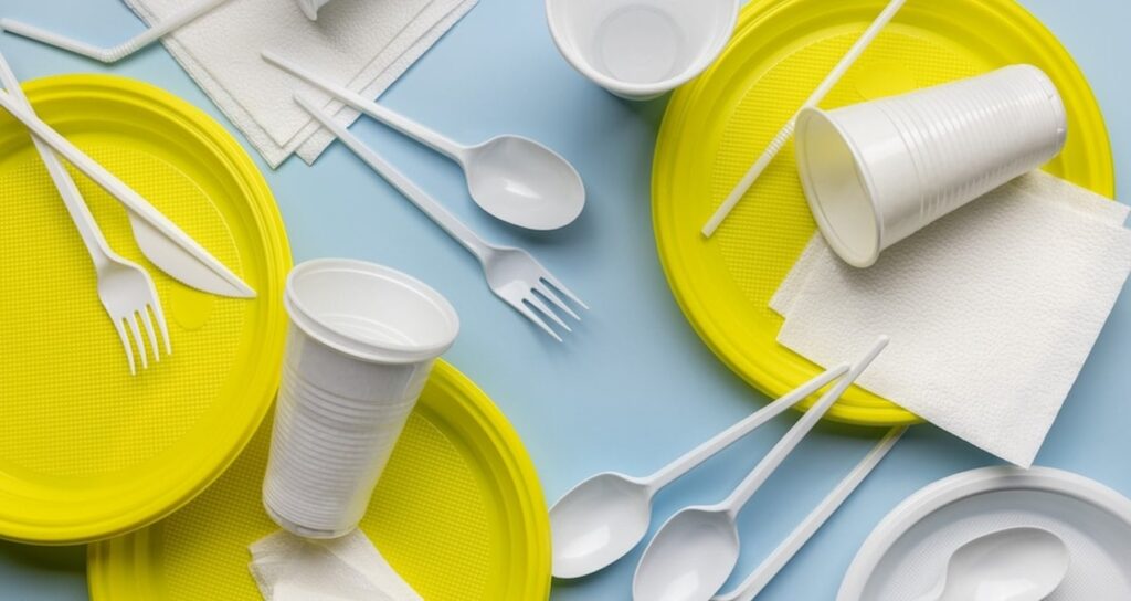 Plastik çatal, tabak ve pipetler yasaklanıyor