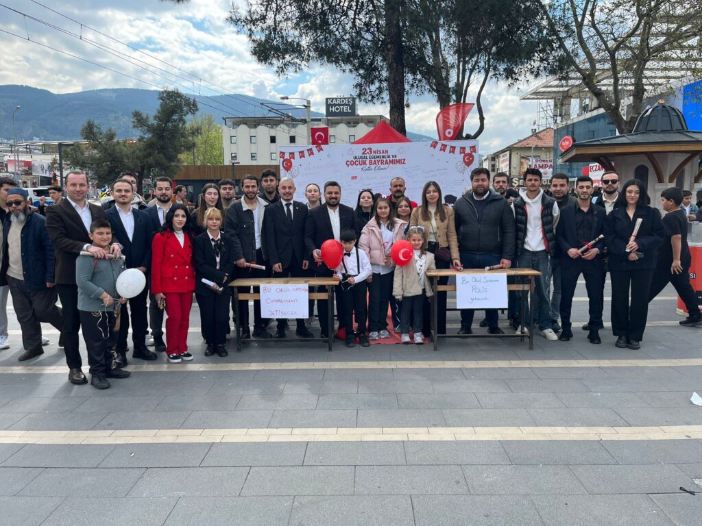 Cumhuriyet Halk Partisi Osmangazi Gençlik Kolları, 23 Nisan’ı Coşkuyla Kutladı