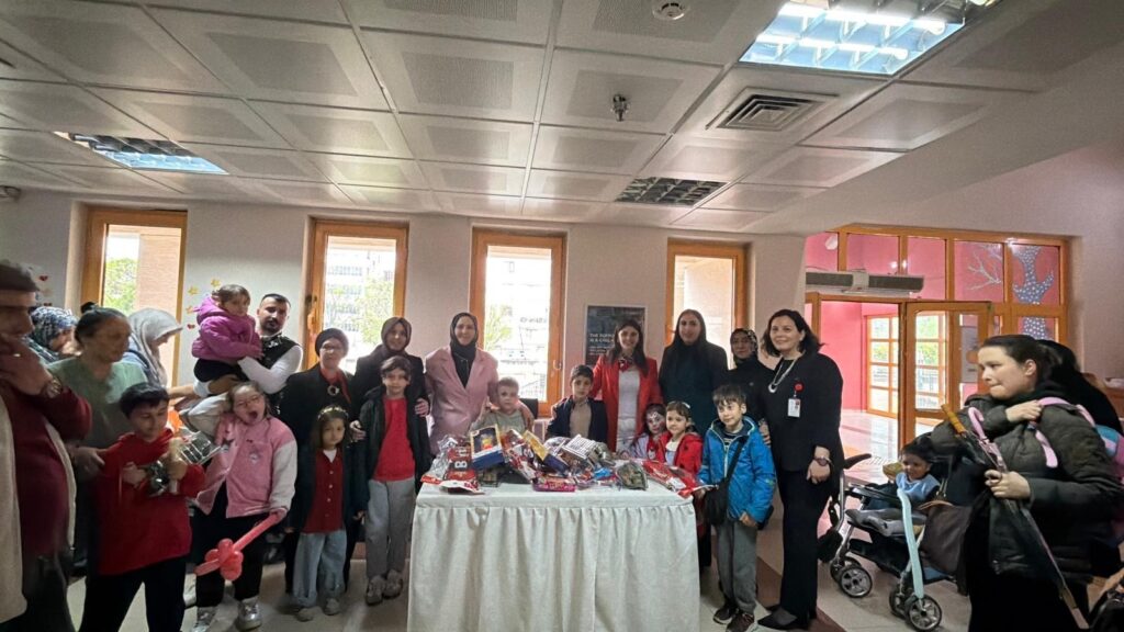 “Küçük Kalpler, Büyük Mutluluklar”