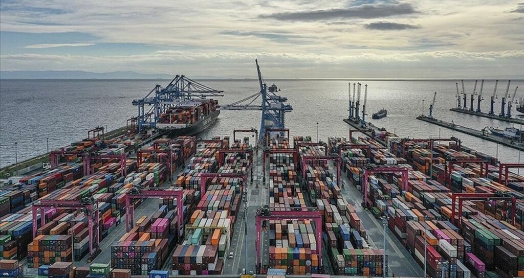 Dış ticaret açığı martta 11 ayın zirvesine çıktı