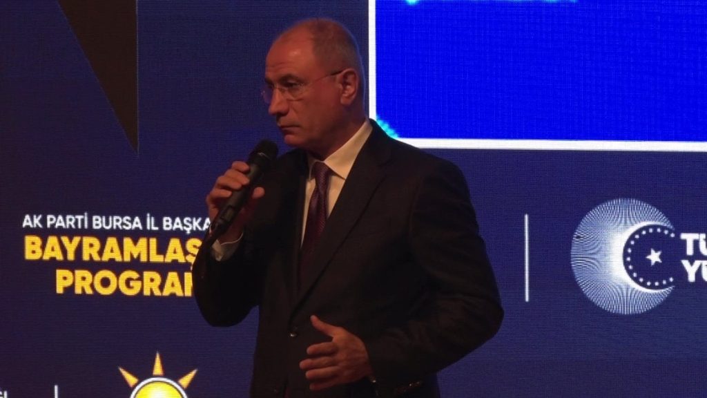 CHP Yönetiminde Mahkeme Kararı ve Siyasilerden Tepkiler