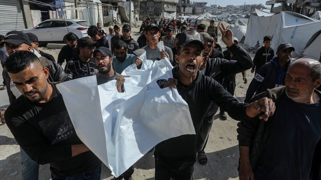 Gazze’de can kaybı 72.615’e yükseldi