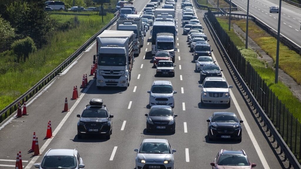 Kurban Bayramı Dönüşünde Trafik Yoğunluğu
