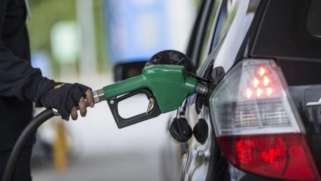 Motorinde litre başına 2,35 TL indirim bekleniyor