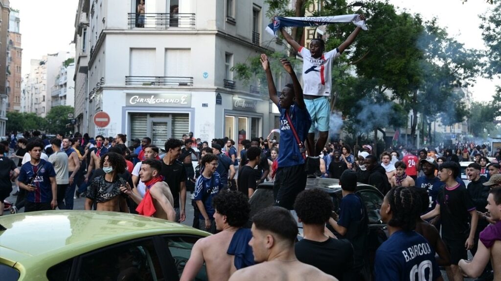 Paris’te Şampiyonluk Kutlamaları Gerginliğe Dönüştü