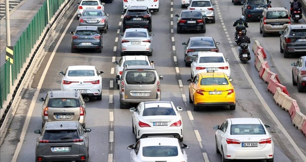 Trafiğe kayıtlı araç sayısı nisanda arttı