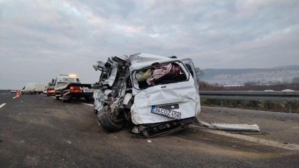 Orhangazi’de Göl Yolu Kavşağı Can Pazarı: Yetkililer Nerede?