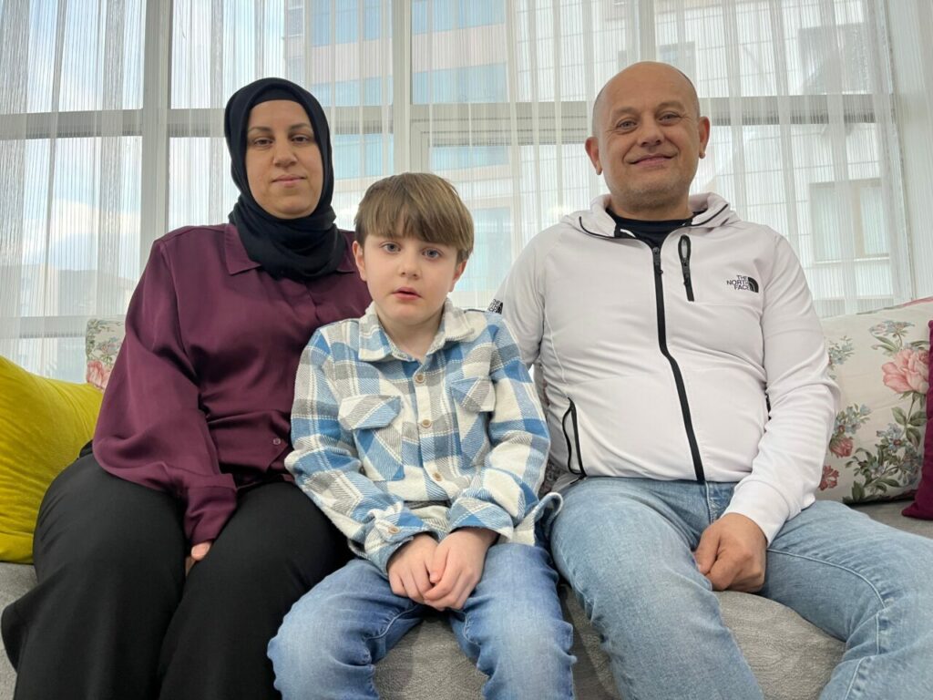 Gemlik, DMD Hastası Yağız Efe İçin Tek Yürek Oluyor