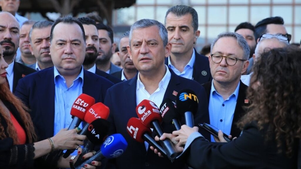 CHP’de İki Merkez ve Olağanüstü Kurultay Hazırlığı