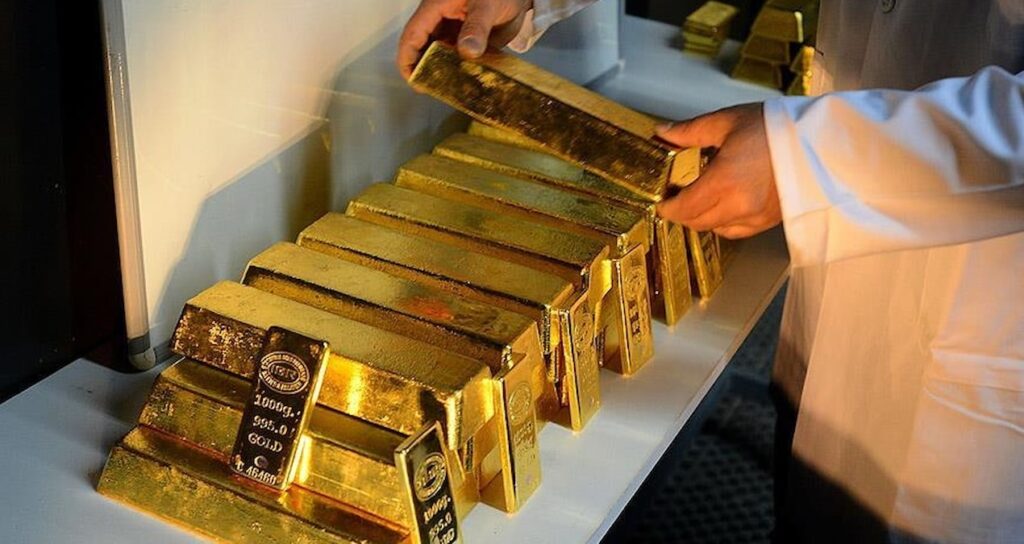 Dünyanın en büyük bankası altının yıl sonu göreceği rakamı ortaya çıkardı
