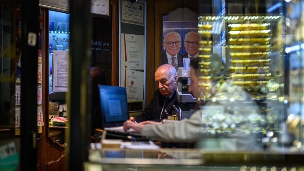Kapalıçarşı: Tarih, Ticaret ve Turizm Merkezi