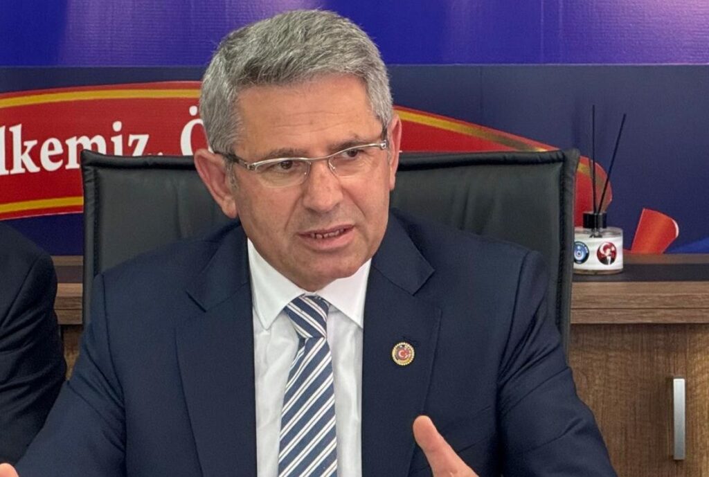 Kur’an öğrenmek için camilere koşan…