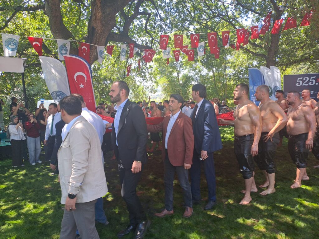 Zafer Partisi Bursa Teşkilatı, 525. Geleneksel Kozluören Yağlı Güreşleri’nde Yoğun İlgi Gördü
