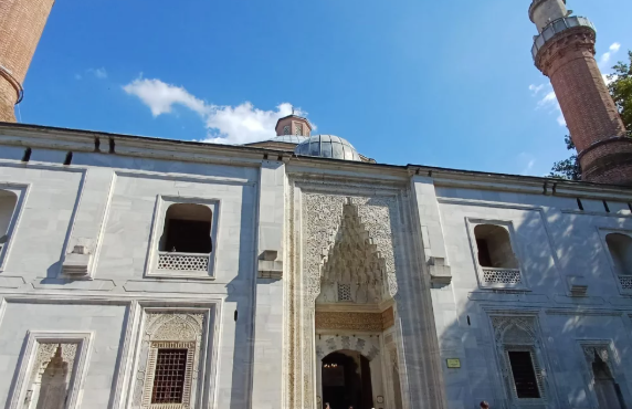 Bursa’da tarihi yapıda ticaret yapılıyor…