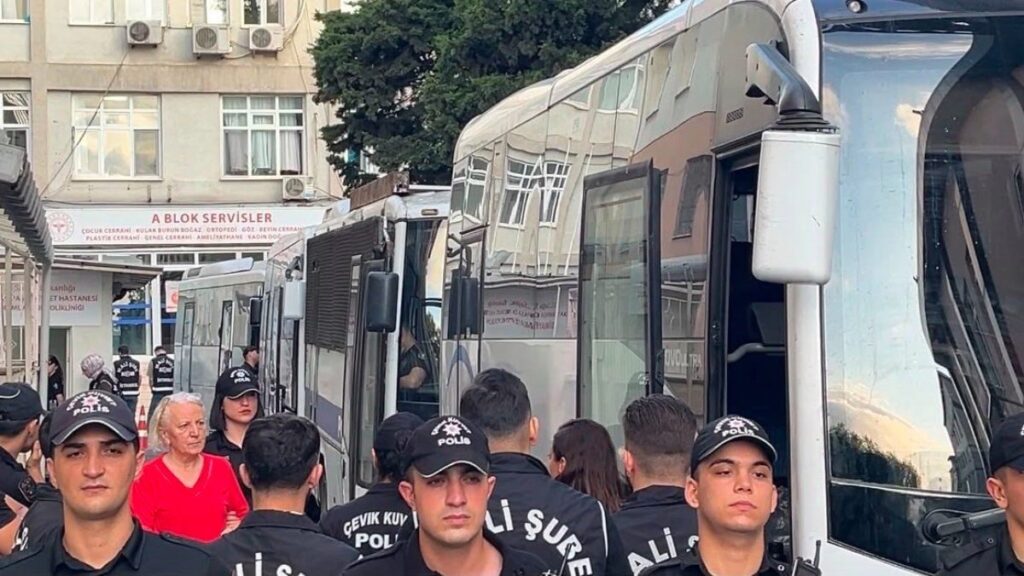 İzmit Belediyesi’ne Operasyon: 31 Kişi Gözaltında