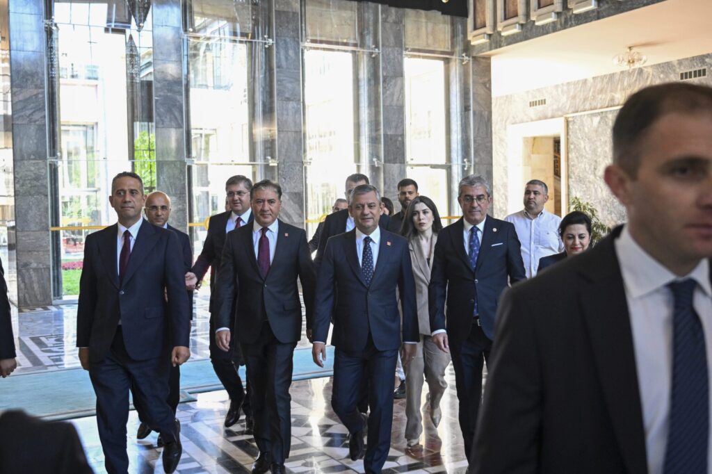 Özgür Özel ve Yeni Parti Süreci