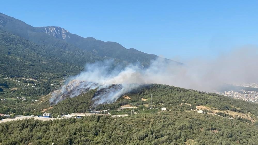 Bursa’da Orman Yangınına Müdahale Sürüyor