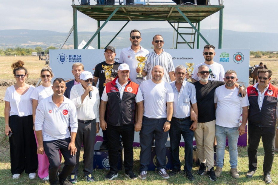 BURSA’DA RAHVAN ATLARI ŞAMPİYONLUK İÇİN KOŞTU
